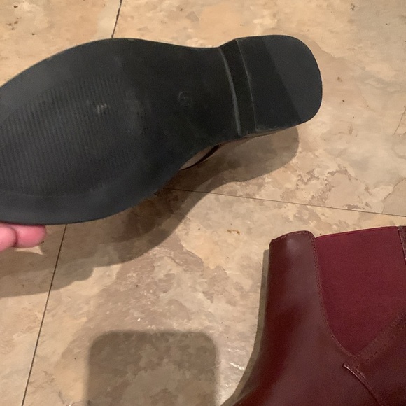 Gorgeous Burgundy Faux Leather Zip Up Heels from Wanted SZ 6.5 - Picture 8 of 9